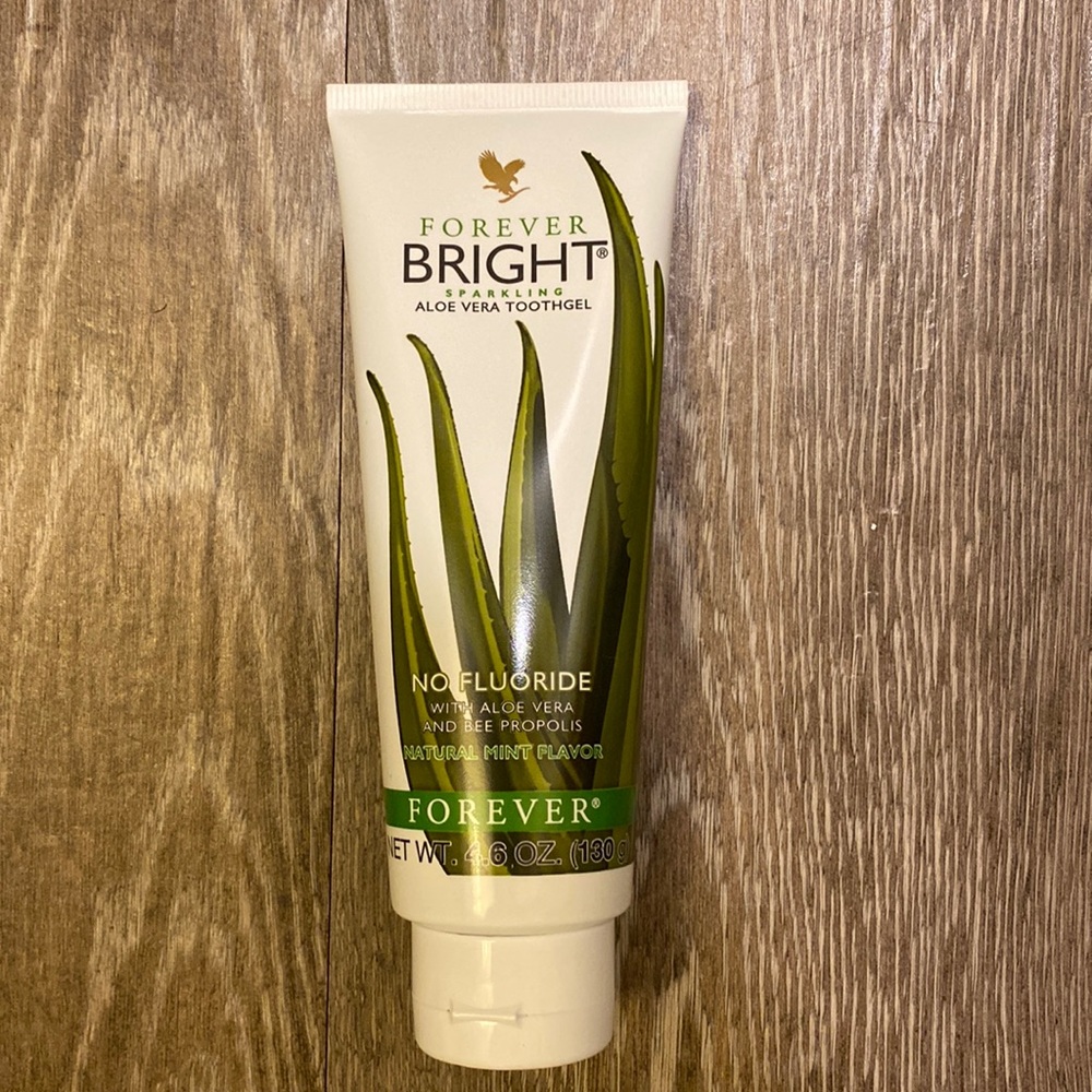 Forever bright sparkling aloe vera toothpaste gel Natural Mint flavor